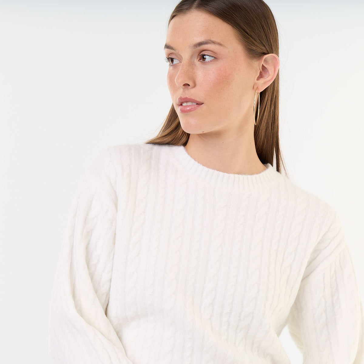 Cable Knit Round Neck Sweater WHITE
