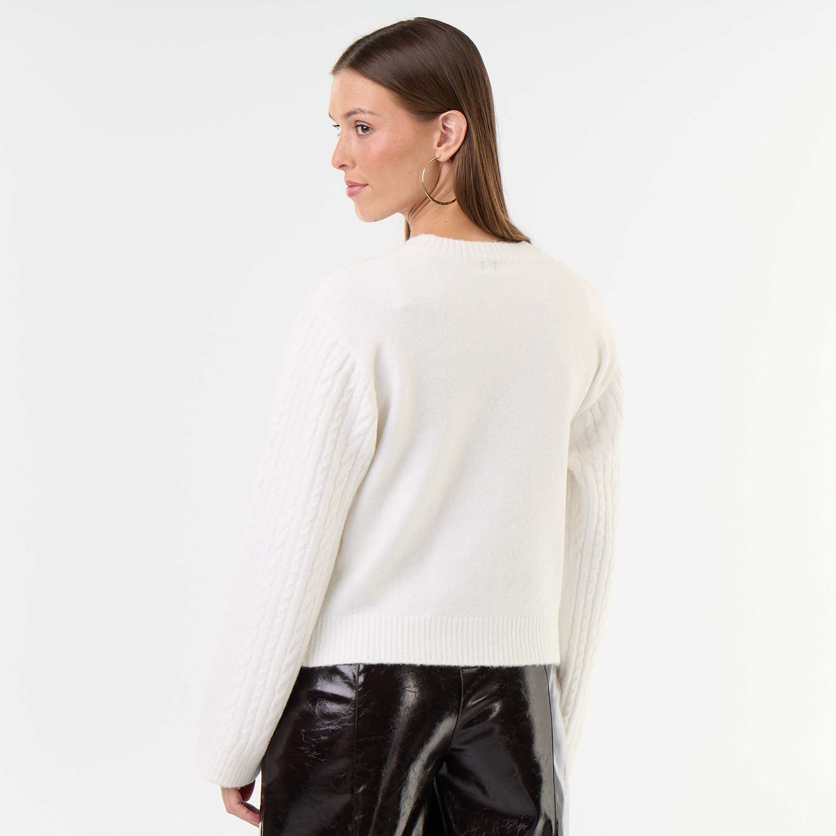 Cable Knit Round Neck Sweater WHITE