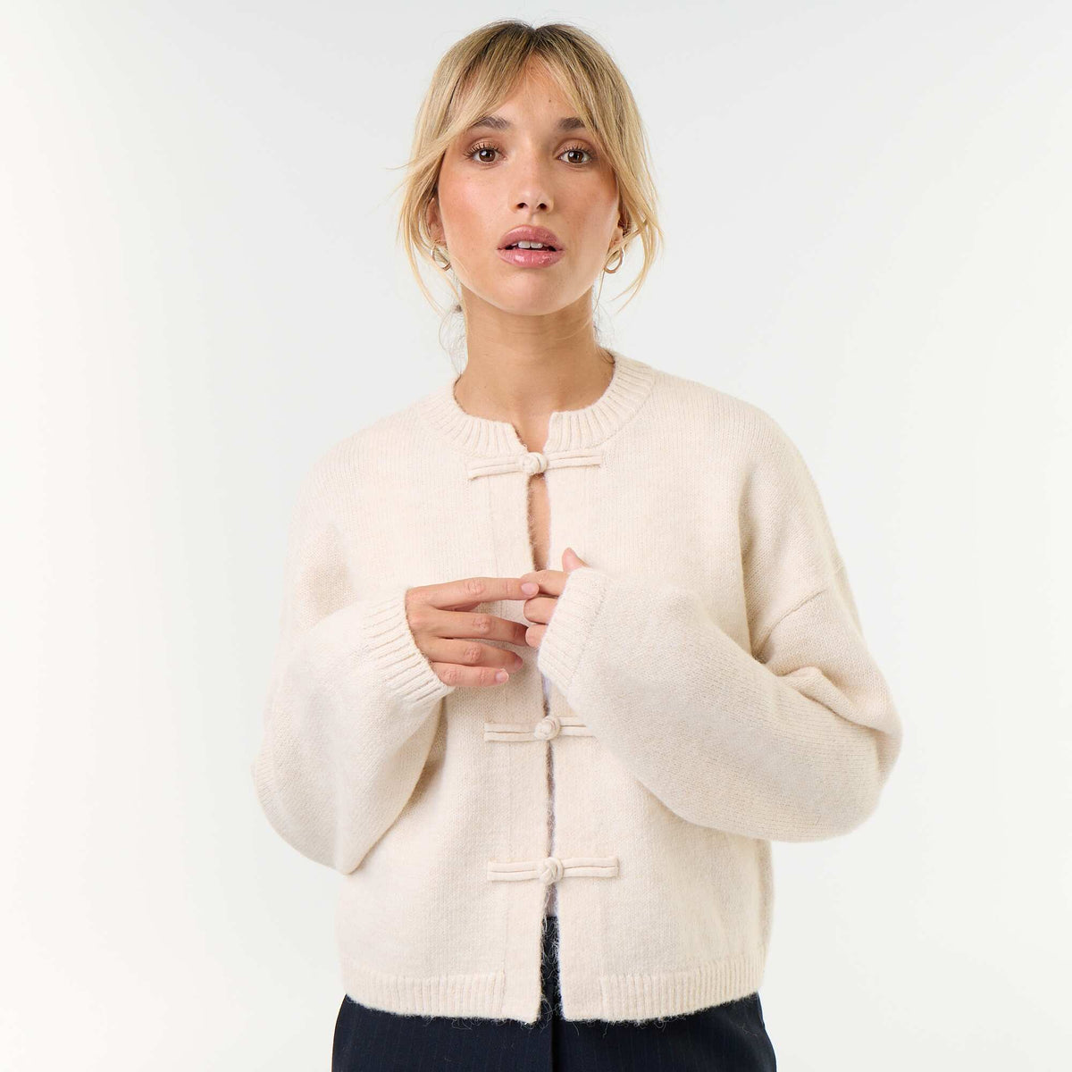 Mandarin Button-Front Long-Sleeved Cardigan WHITE