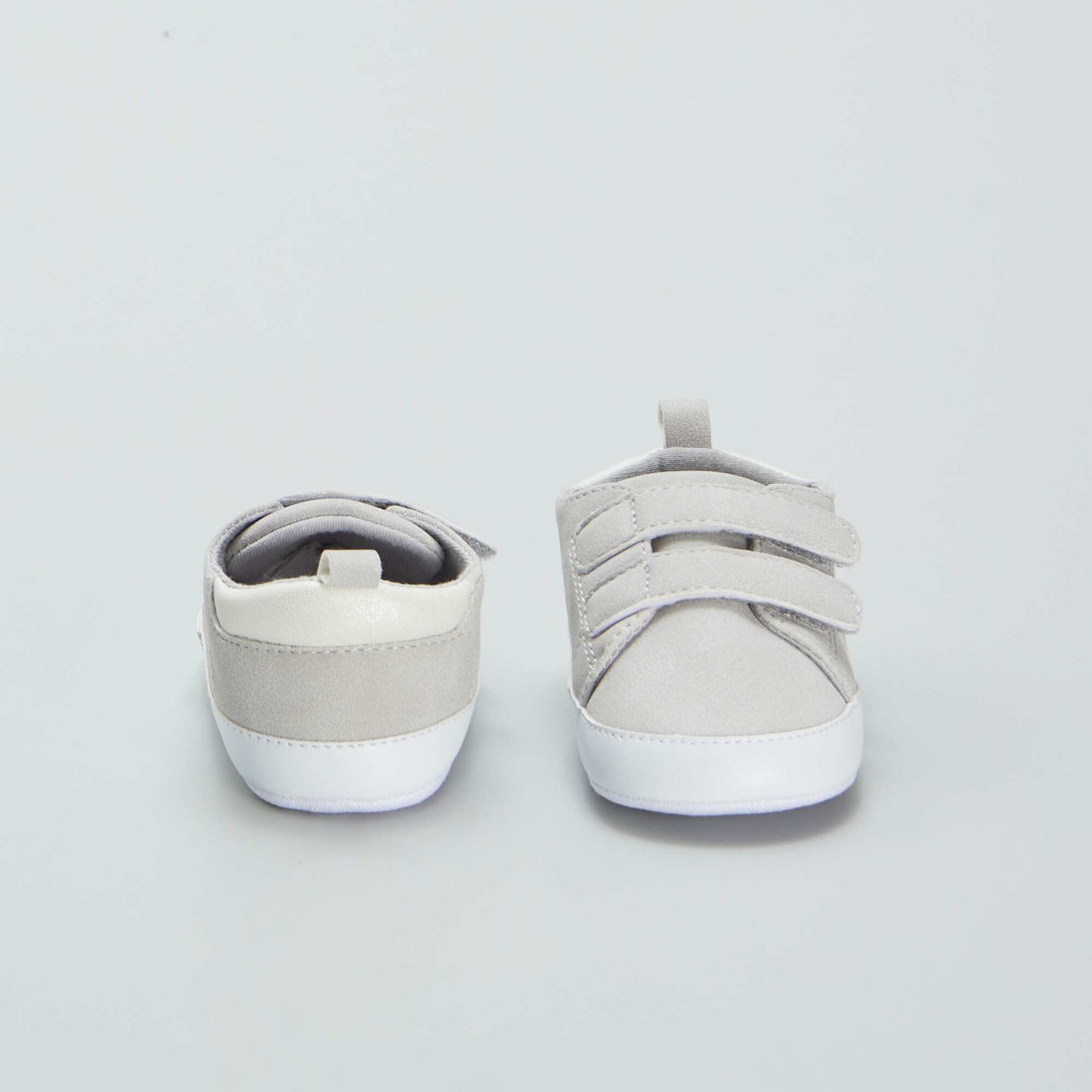 Two-tone trainers with hook and loop fastening GREY