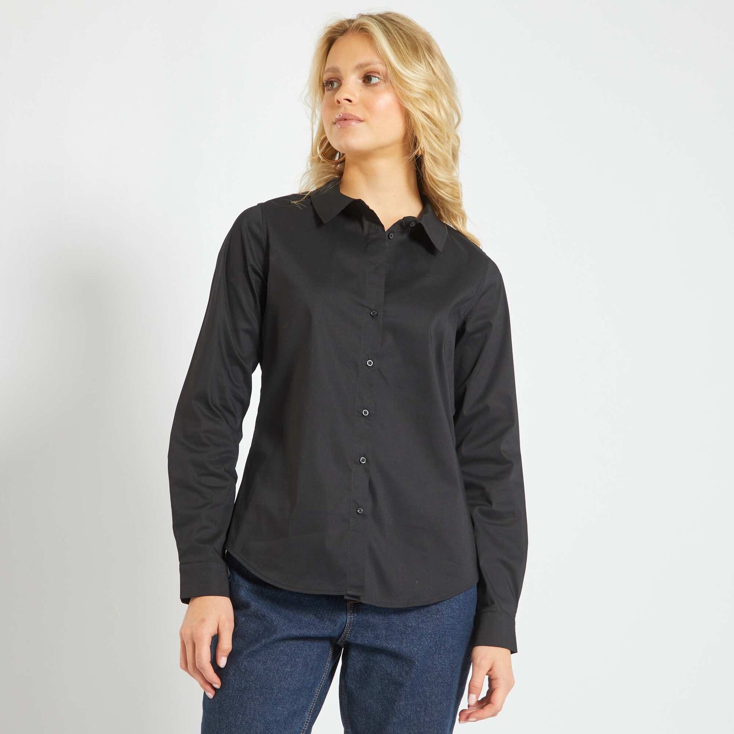 Fitted shirt with cutaway collar black