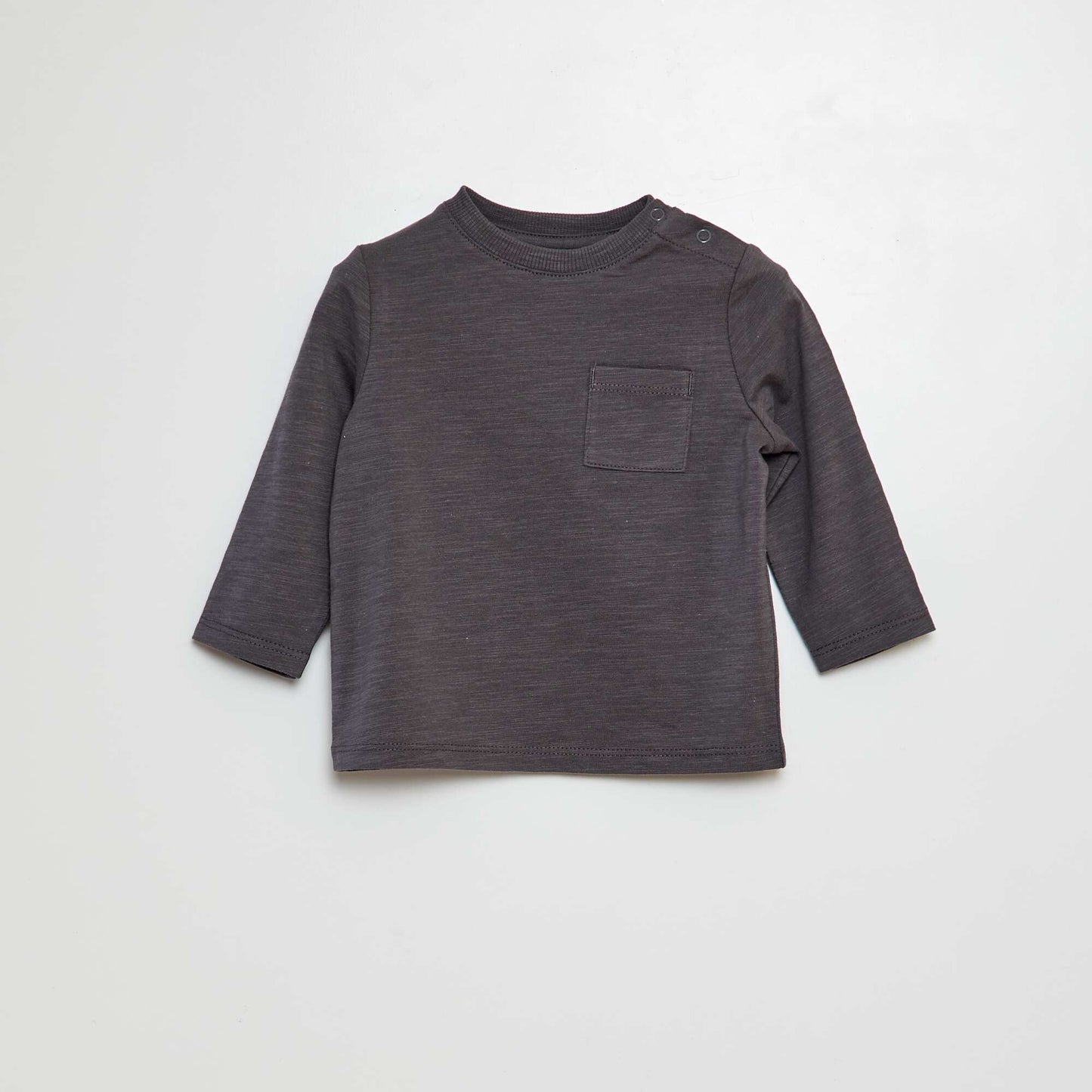 Round neck T-shirt with pocket GREY