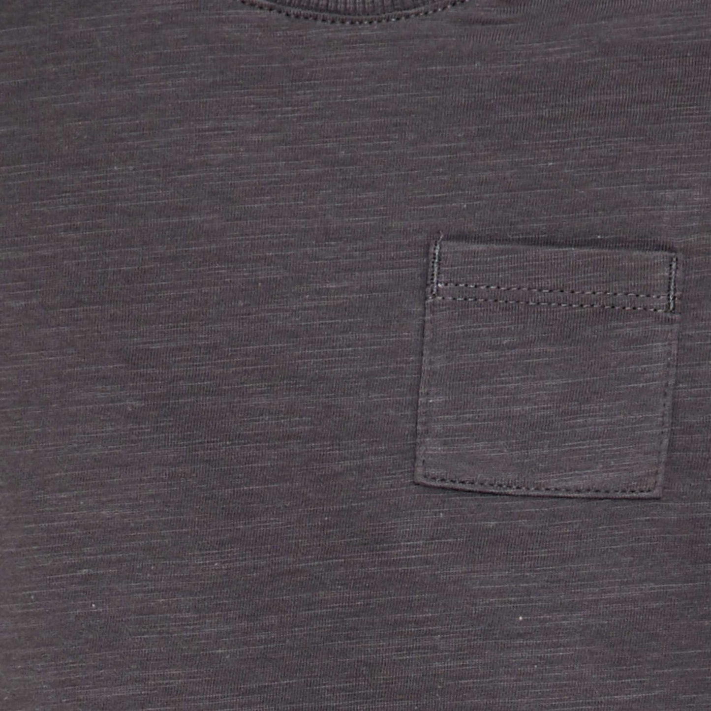 Round neck T-shirt with pocket GREY