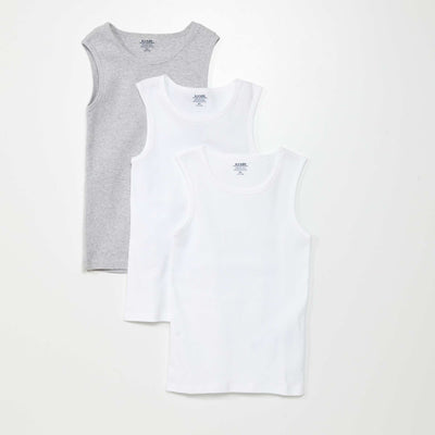 მაისური 3 ცალი