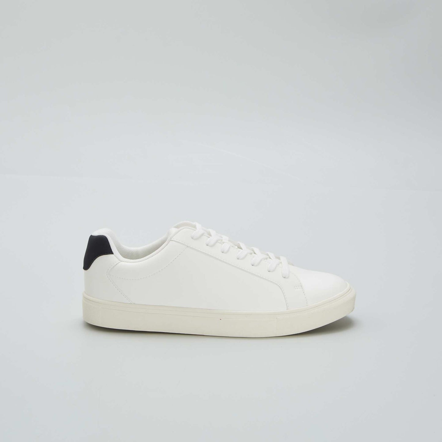 Textured low-top trainers white