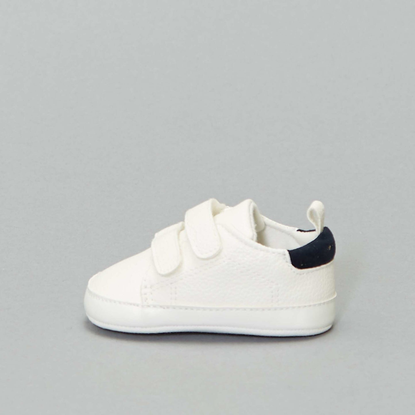 Two-tone trainers with hook and loop fastening White