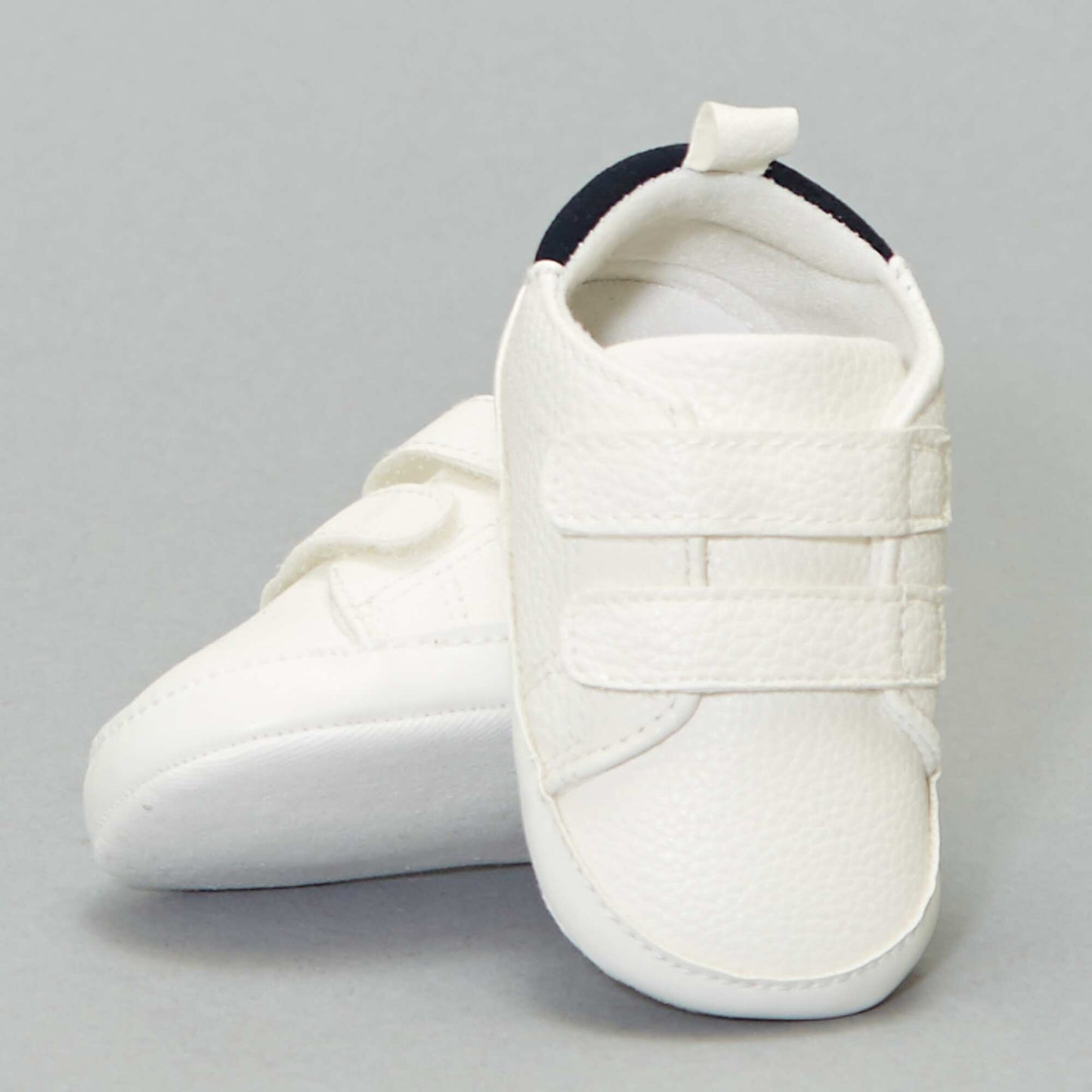 Two-tone trainers with hook and loop fastening White