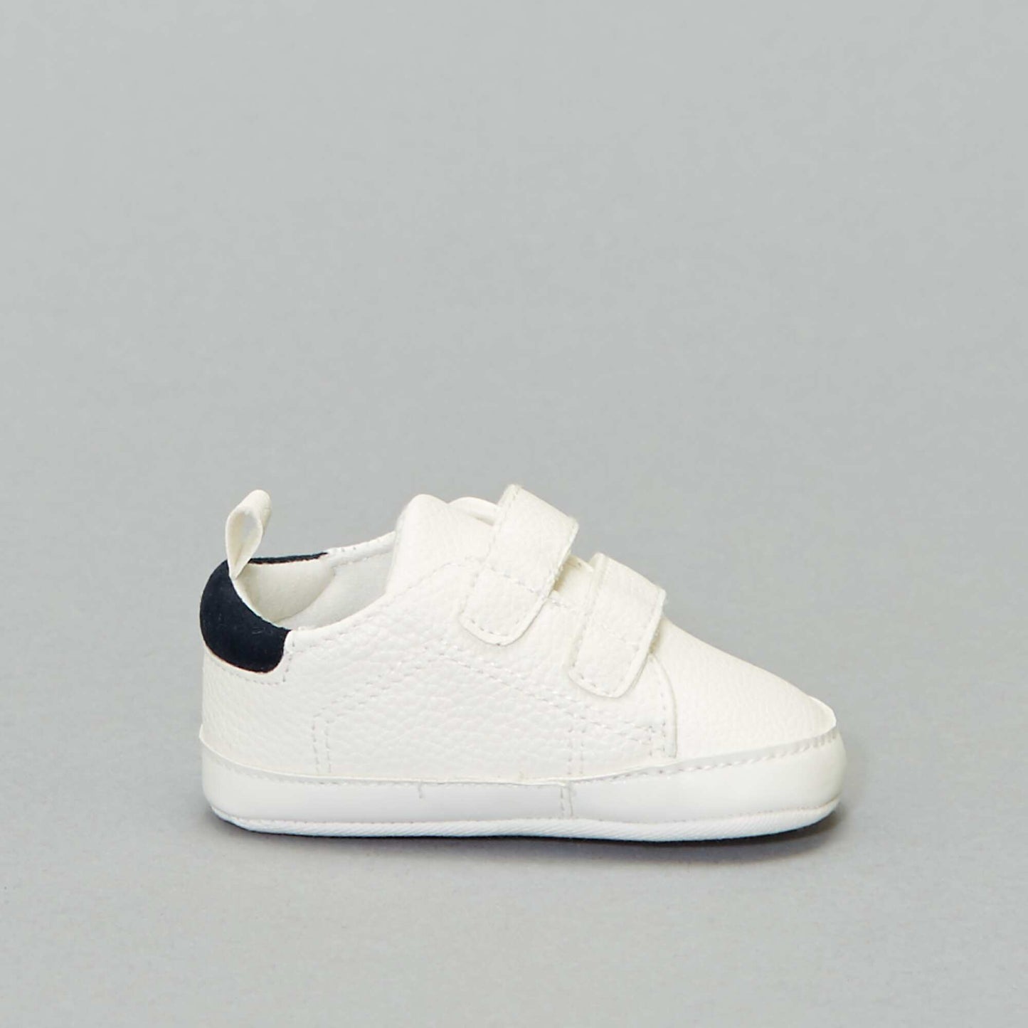 Two-tone trainers with hook and loop fastening White