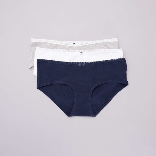 Pack of 3 maternity boy shorts white