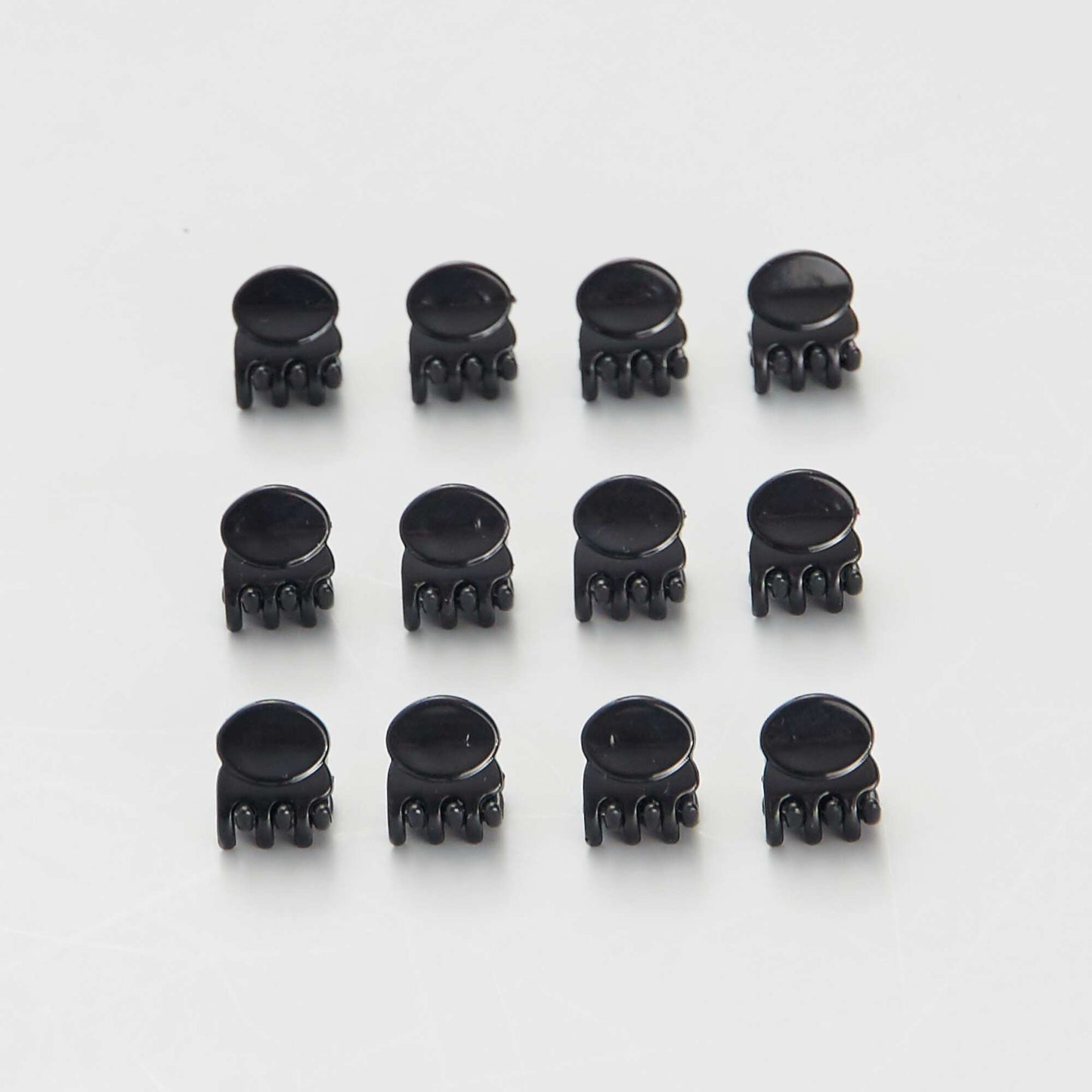 Pack of 12 crocodile clips black